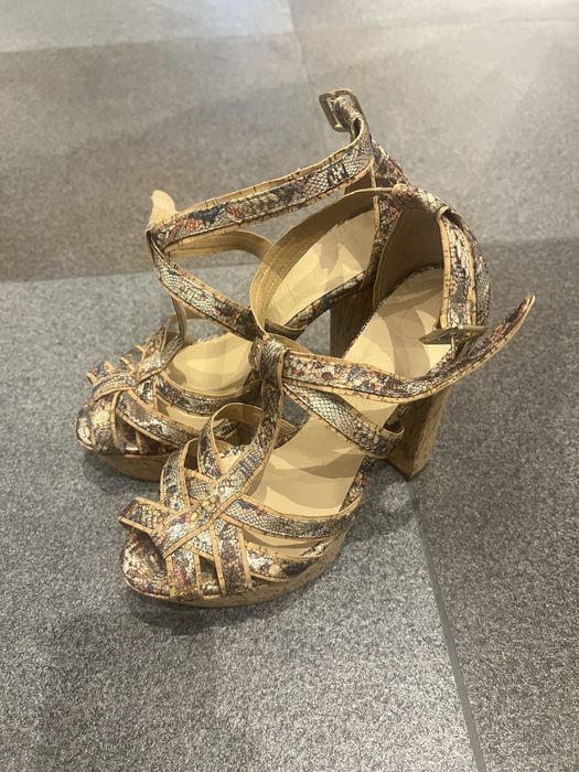 Vendo sandalias dropp novas