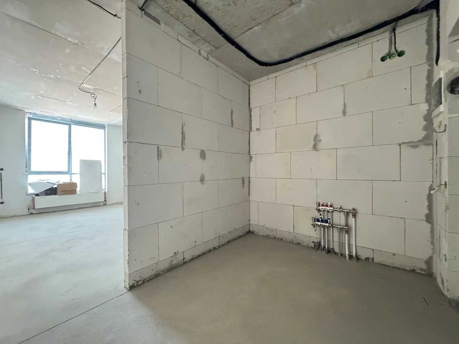 Здана! Однокімнатна з чорновими роботами. Вигідно!