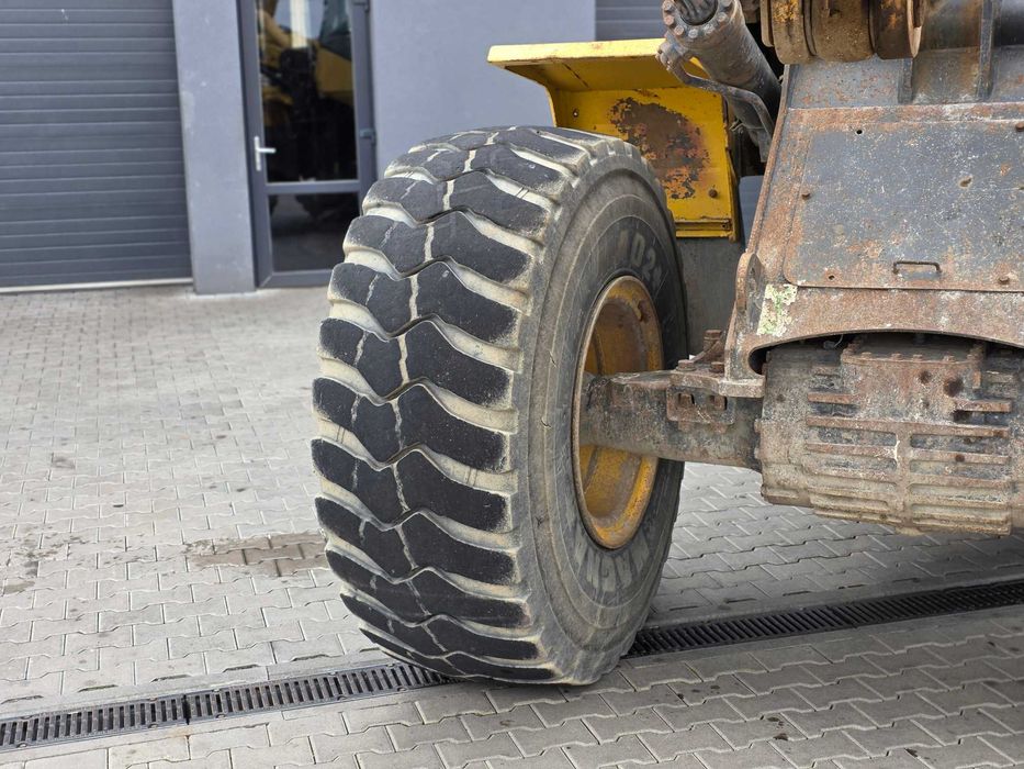 Фронтальний навантажувач Komatsu WA380-7