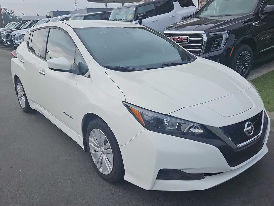 Nissan LEAF SV      2020