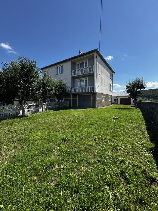 Продається будинок біля Івано-Франківська за вигідною ціною