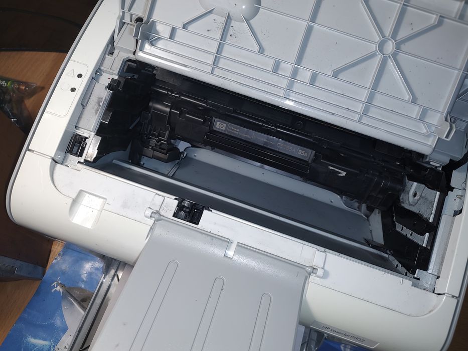 HP LaserJet P1102