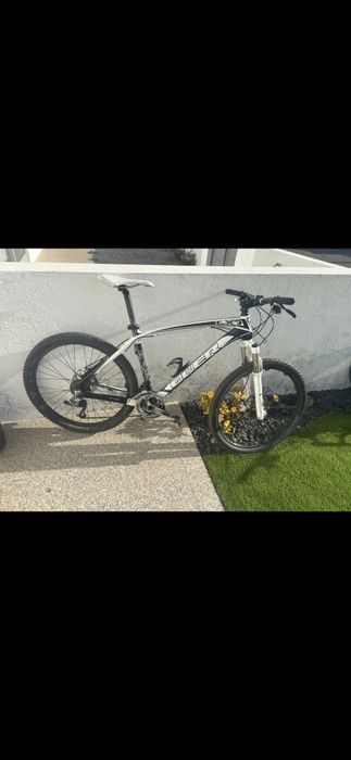 Bicicleta suspensão quer