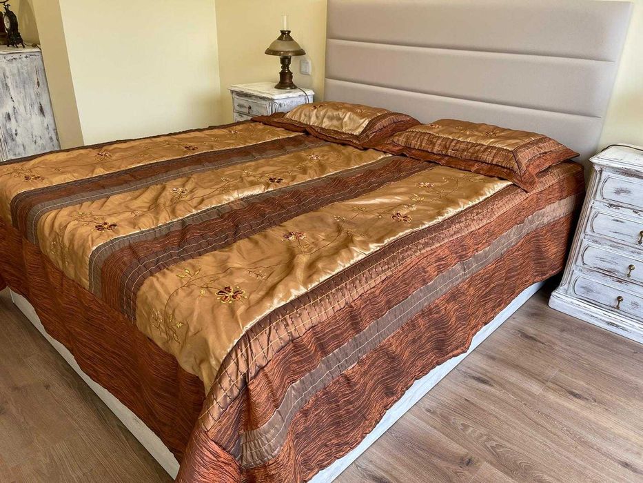 Colcha 270 x 250 e 2 almofadas