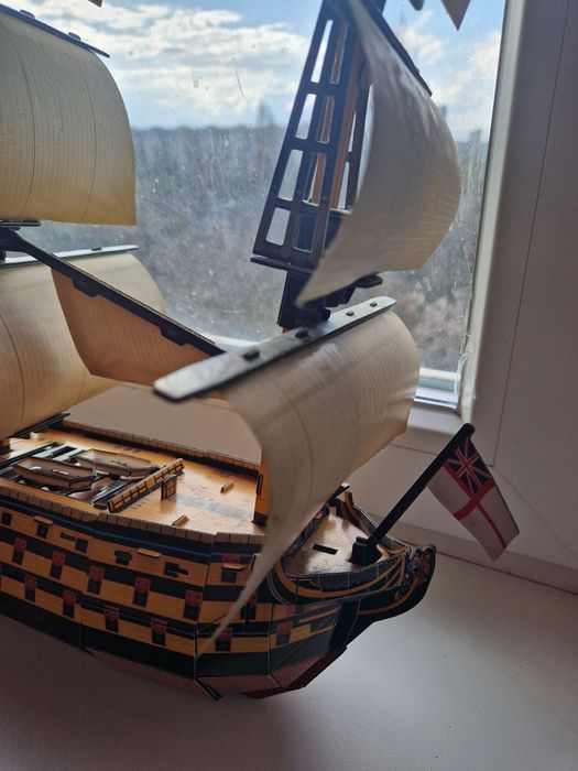 Продам фригат из плотного картонаа