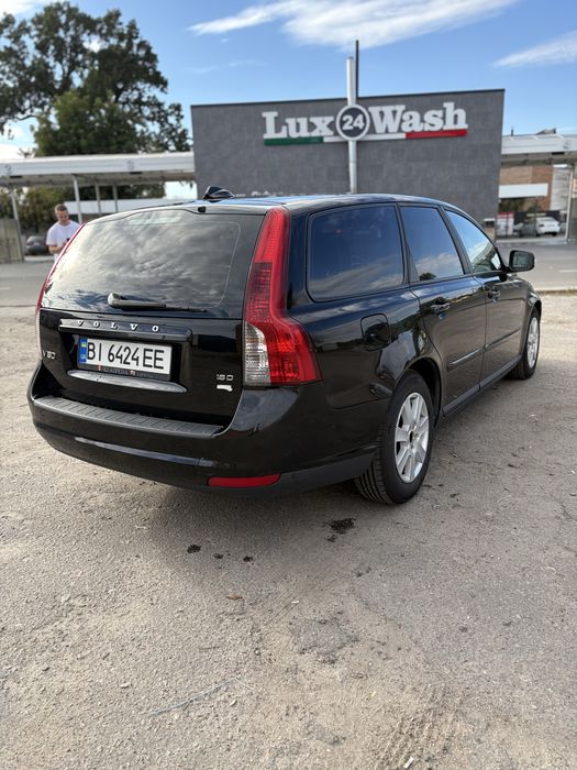 Продаж Volvo v50
