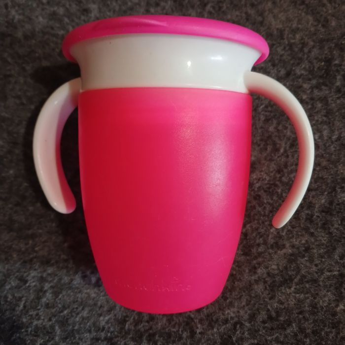 Чашка - непроливайка munchkin