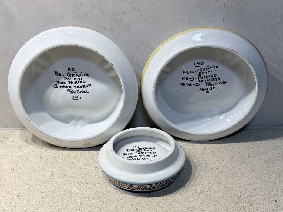 Conjunto de 3 lindos cinzeiros vintage em cerâmica pintada à mão