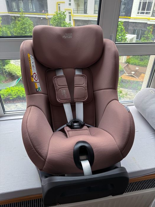 Автокрісло Britax Römer DUALFIX PRO M 2025 від 3міс - 4р