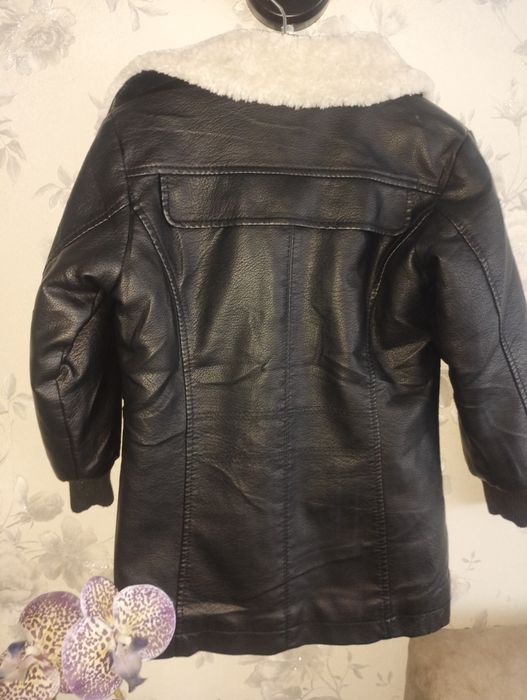 Віддам теплу зимову куртку на хлопчика 3-5 рочків