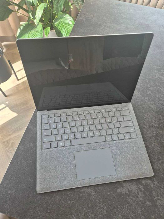 Laptop Microsoft SURFACE 1769 8 GB/128 GB srebrny