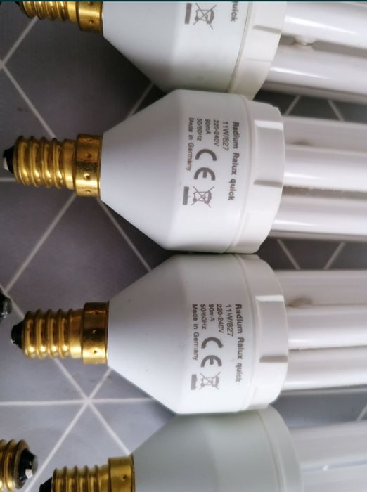 Żarówka Energooszczędna 11W E14 Mały Gwint Długość całkowita 13cm
Żaró