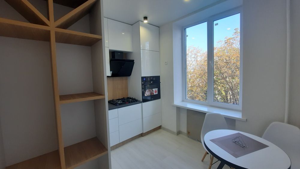 Продам 2 кв по Сертификату,VIP класса АО сталинка пр-ктСвободы 55000$