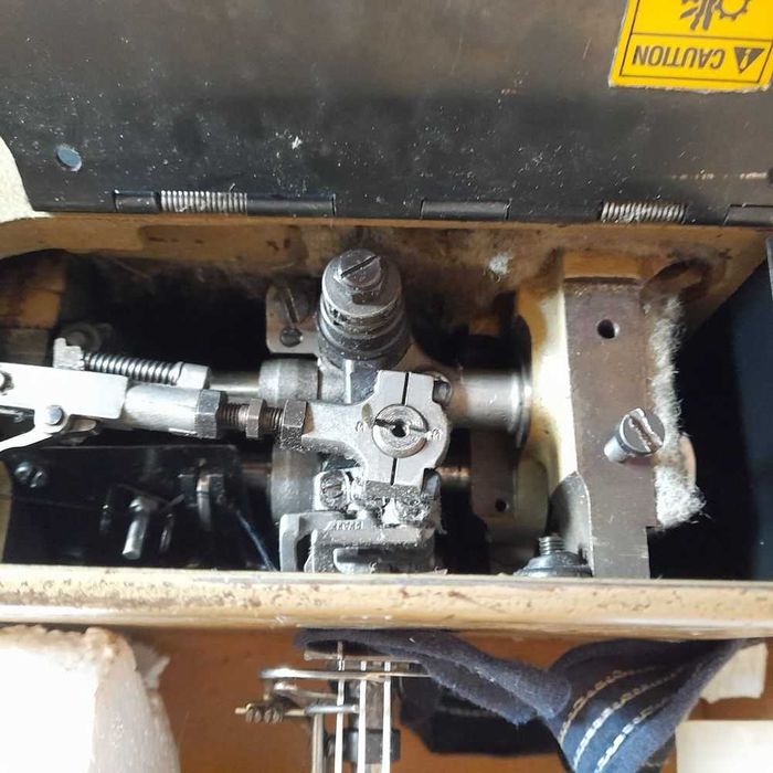 Промислова швейна машина Union Special FS113L112MBV096 3 петлителя