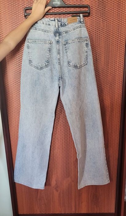 Жіночі джинси в стилі mom fit