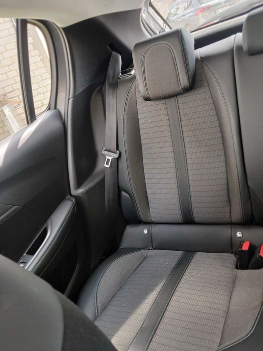 Автомобіль пежо е208 2023 рік