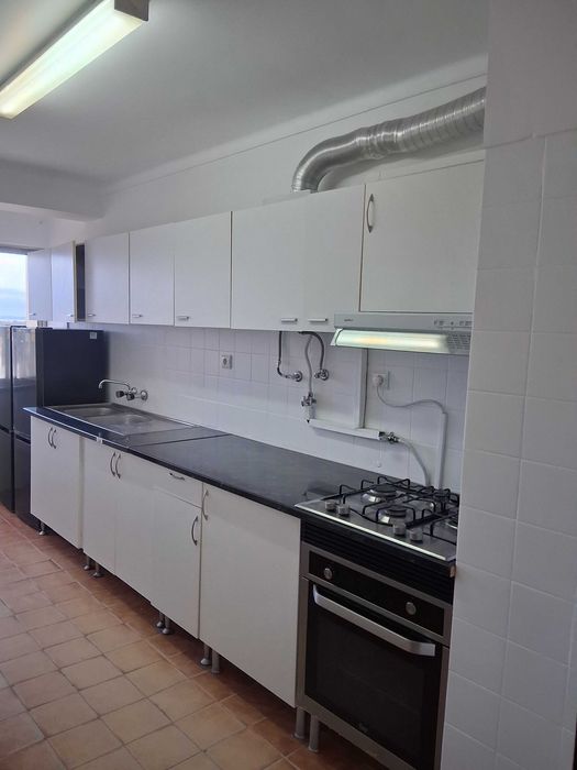 Quarto com veranda para alugar.