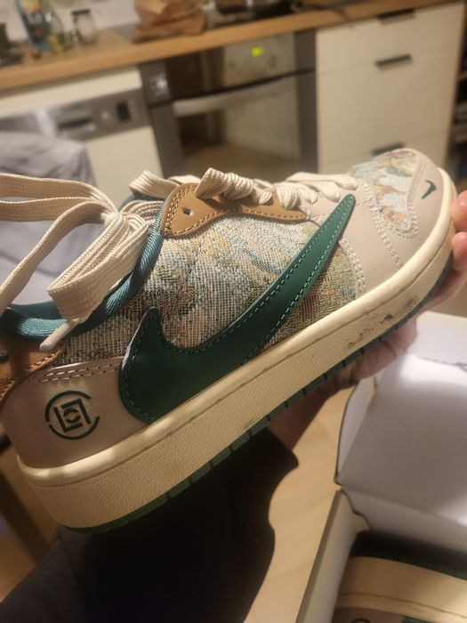 Travis Scott x air Jordan low 39