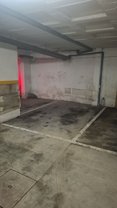 Alugo parqueamento/lugar de garagem