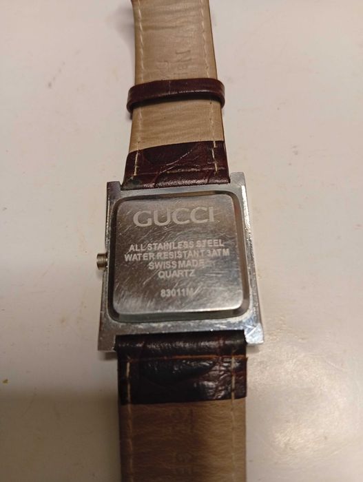 Продам часи Gucci 83011М кварцевые.