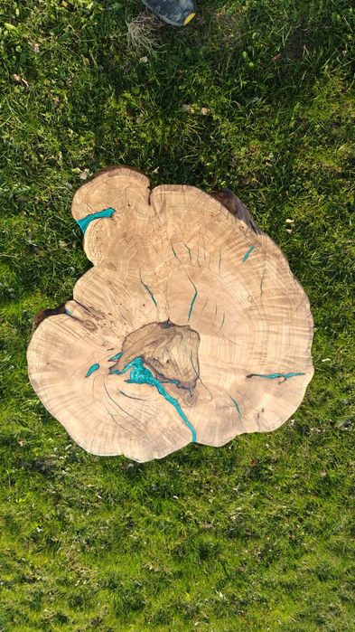 Stolik kawowy z żywicy