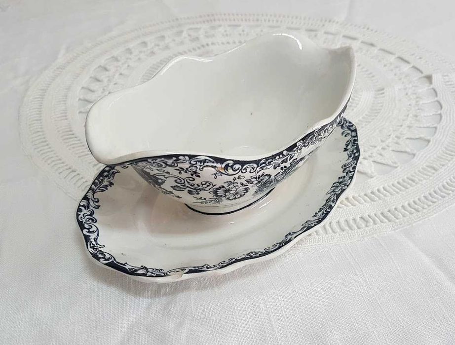 Molheira em faiança com prato pegado