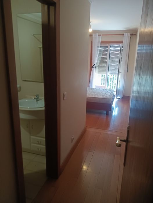 Aluguer de dois quartos com suíte