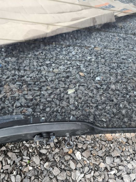 Szyba klapy bagażnika BMW F11 w kolor 354 srebrna titsnsilber światło