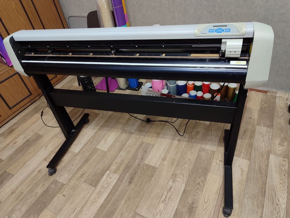 Плоттер режущий Summa Cut D120. Б.У. в хорошем состоянии.