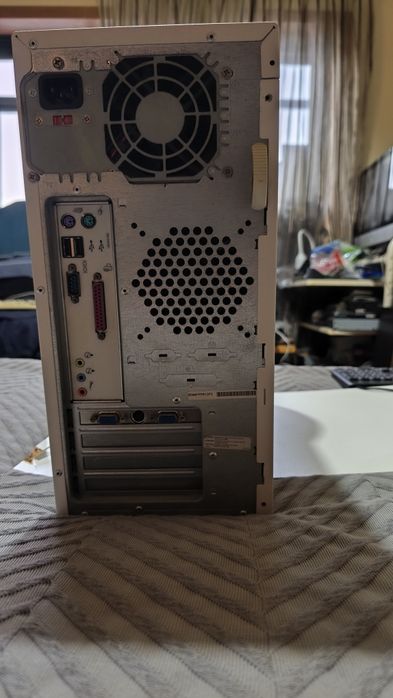 Retro Compaq Computer446078354751508481