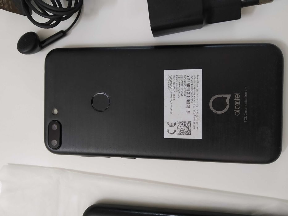 **Alcatel 1S, 3/32GB (nao carrega)**  25 €
