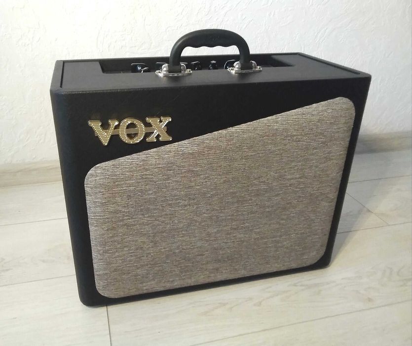 Комбік Vox AV15 гібрид Як новий Продаж Обмін