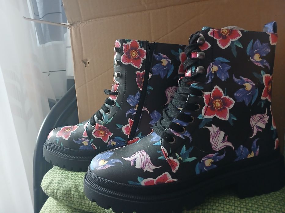 Kozaki botki w kwiaty