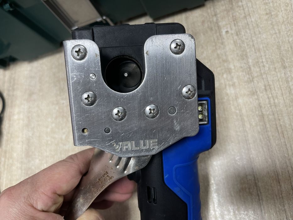 Value VET-19Li / акумуляторна вальцовка