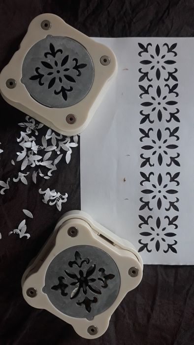 Dziurkacz ozdobny magnetyczny