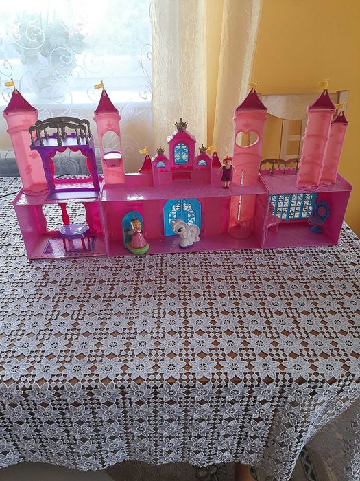 Zamek dla lalek-duży