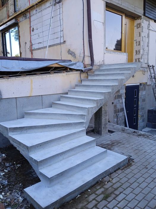 Schody żelbetowe, betonowe, wewnętrzne i zewnętrzne, woj. śląskie
