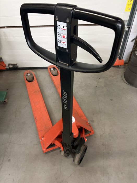 Paleciak toyota lhm 230 sprawny 2300 kg stan super