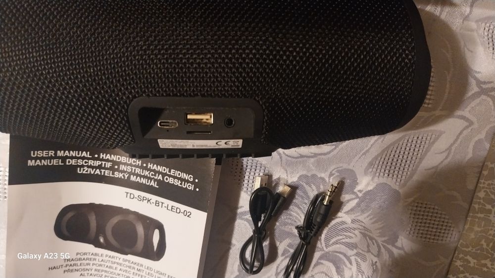 Głośnik bluetooth LED