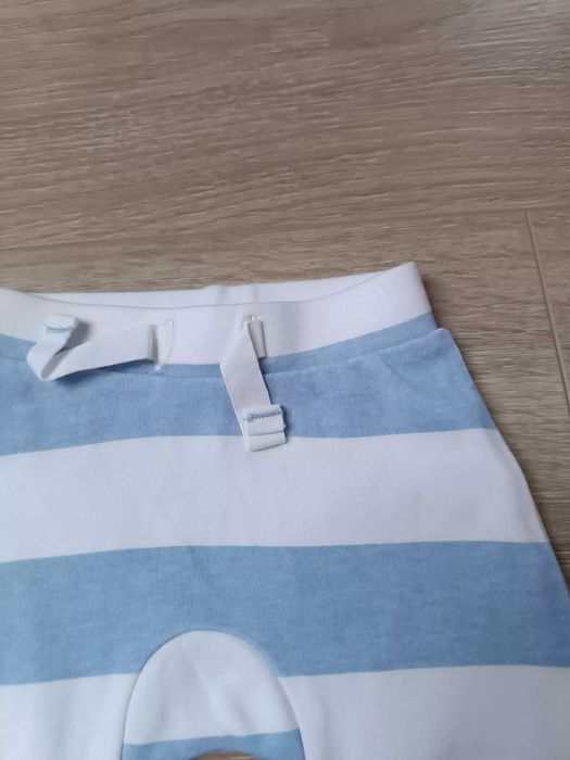 Spodnie spodenki lila kreseczki niebieskie pasy 'M&S' 'Tiny Baby' 50