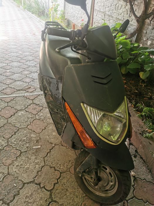 Скутер Honda Lead SCV100