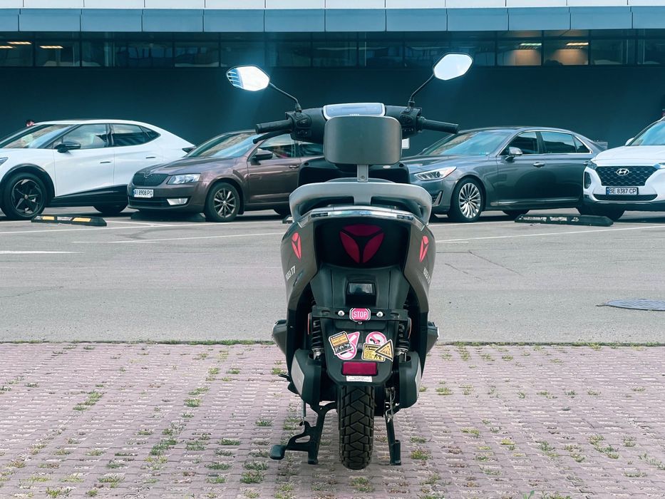 Продам електромопед Yadea T7