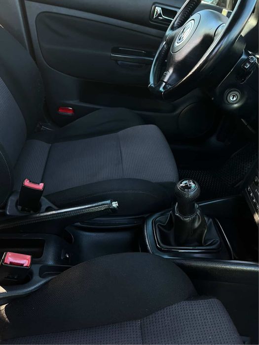 Продаю Volkswagen Golf 4 з двигуном 1.6 16-клапан