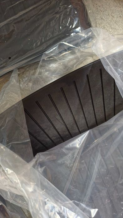 Vendo conjunto de tapetes para tesla Model 3 (2024) - Usado