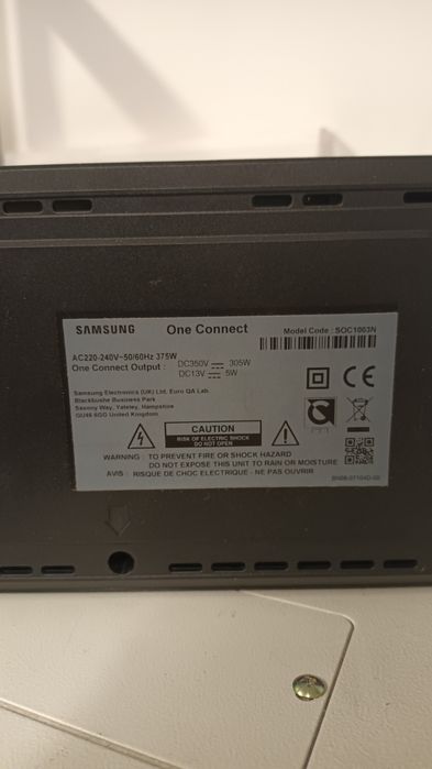 Samsung - One Connect, cabos e comandos