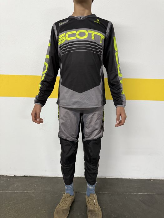 Equipamento SCOTT como novo tamanho 26