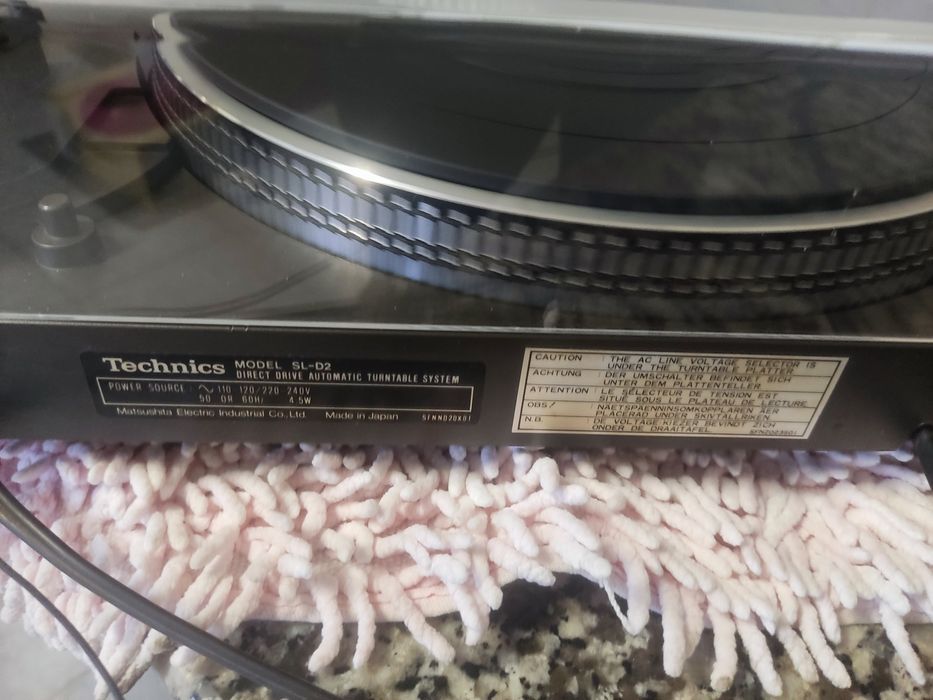 Technics SL D2 Turntable