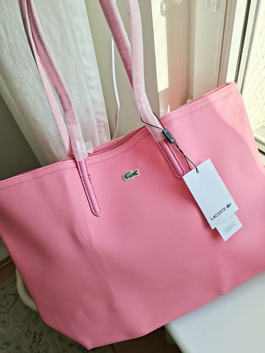 Różowa torebka Lacoste