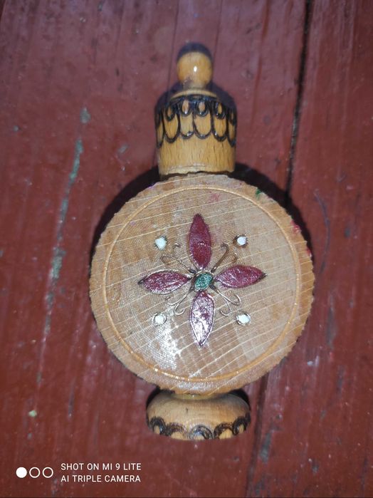 Продам коробочку с духов