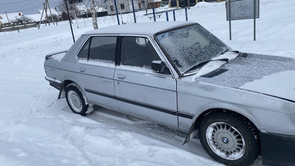 BMW E28 m20 (авто приваблює увагу людей) ТЕРМІНОВО